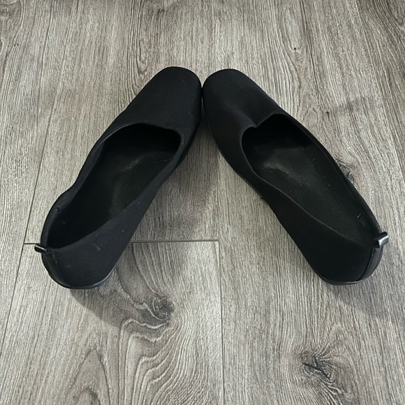 Mootsies Tootsies Modemtrak demitra black stretch fabric slip-on flat shoe sz 8 - Picture 11 of 12